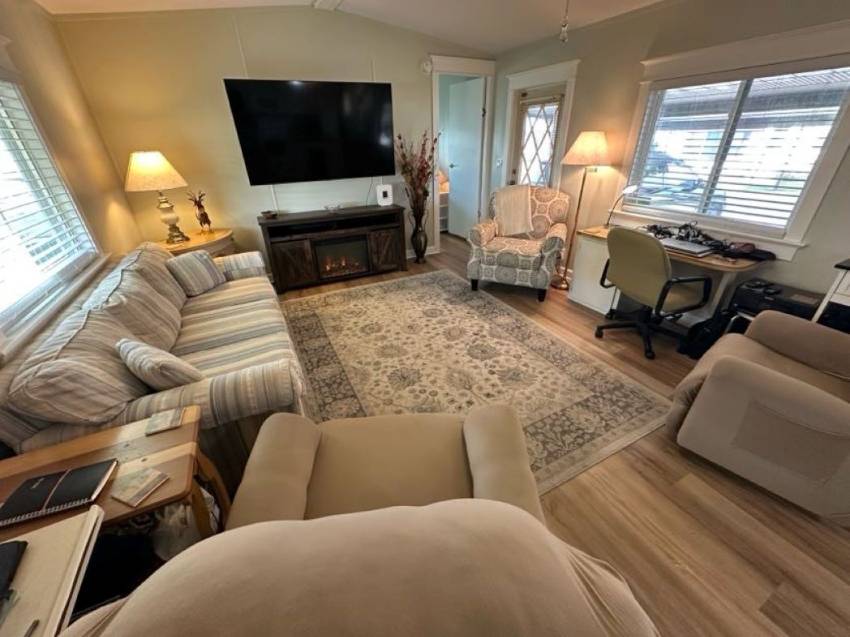 581 Lake Henry Drive a Winter Haven, FL Mobile or Manufactured Home for Sale